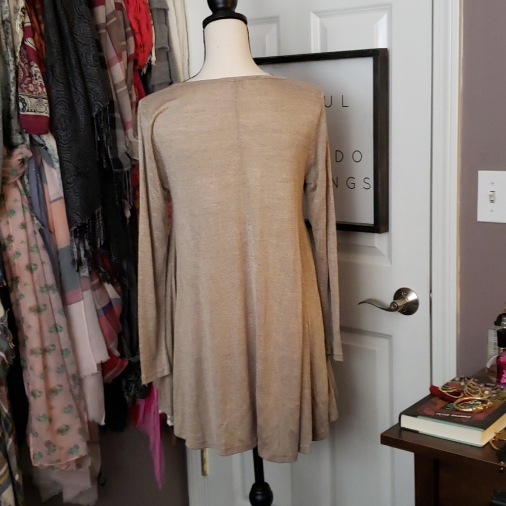 Tan tunic - Picture 2 of 2